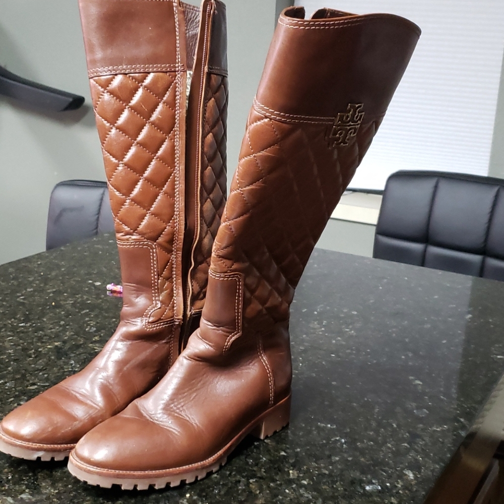 Boots - Picture 5 of 8